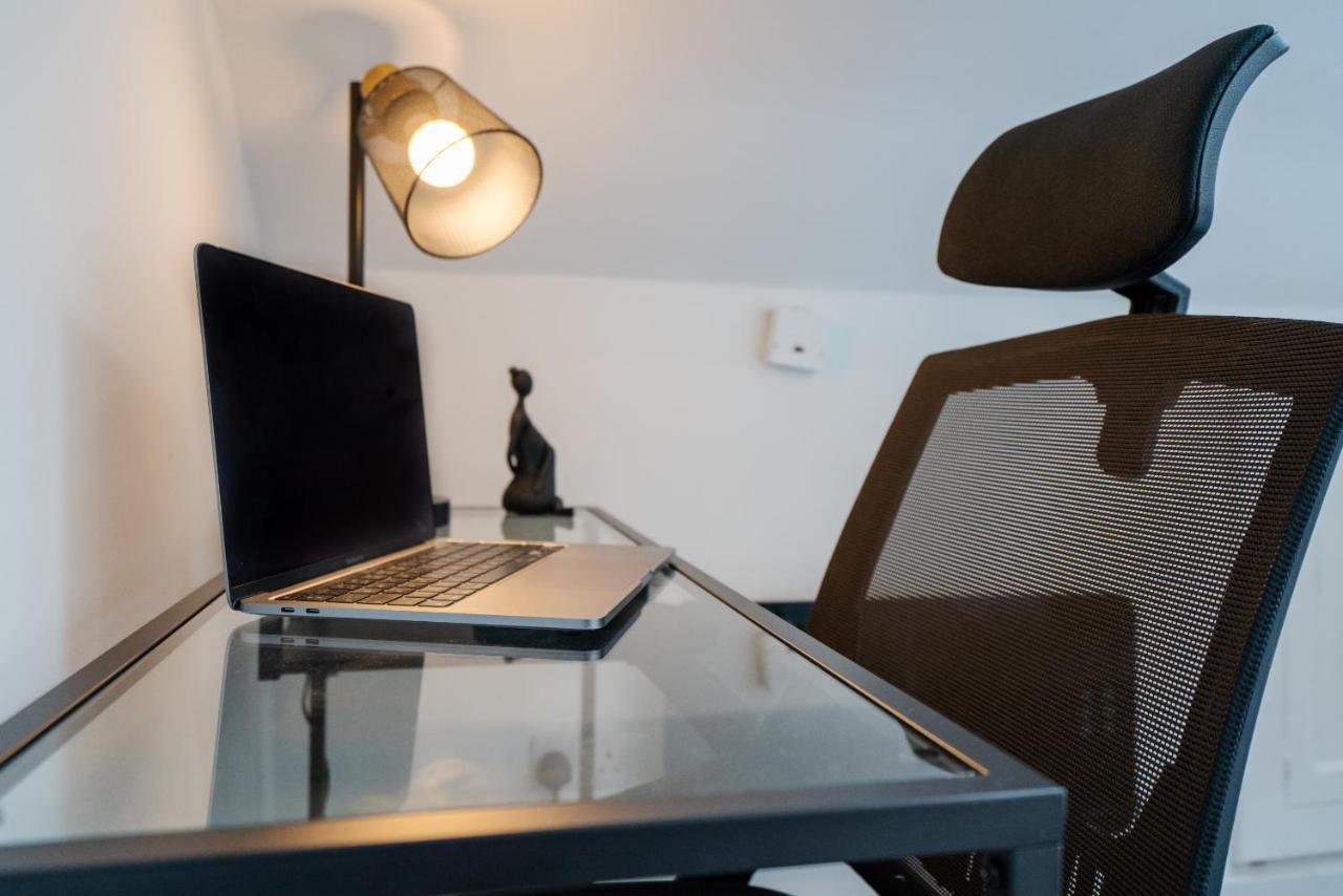 Deluxe In City Centre - Sleeps 6 *