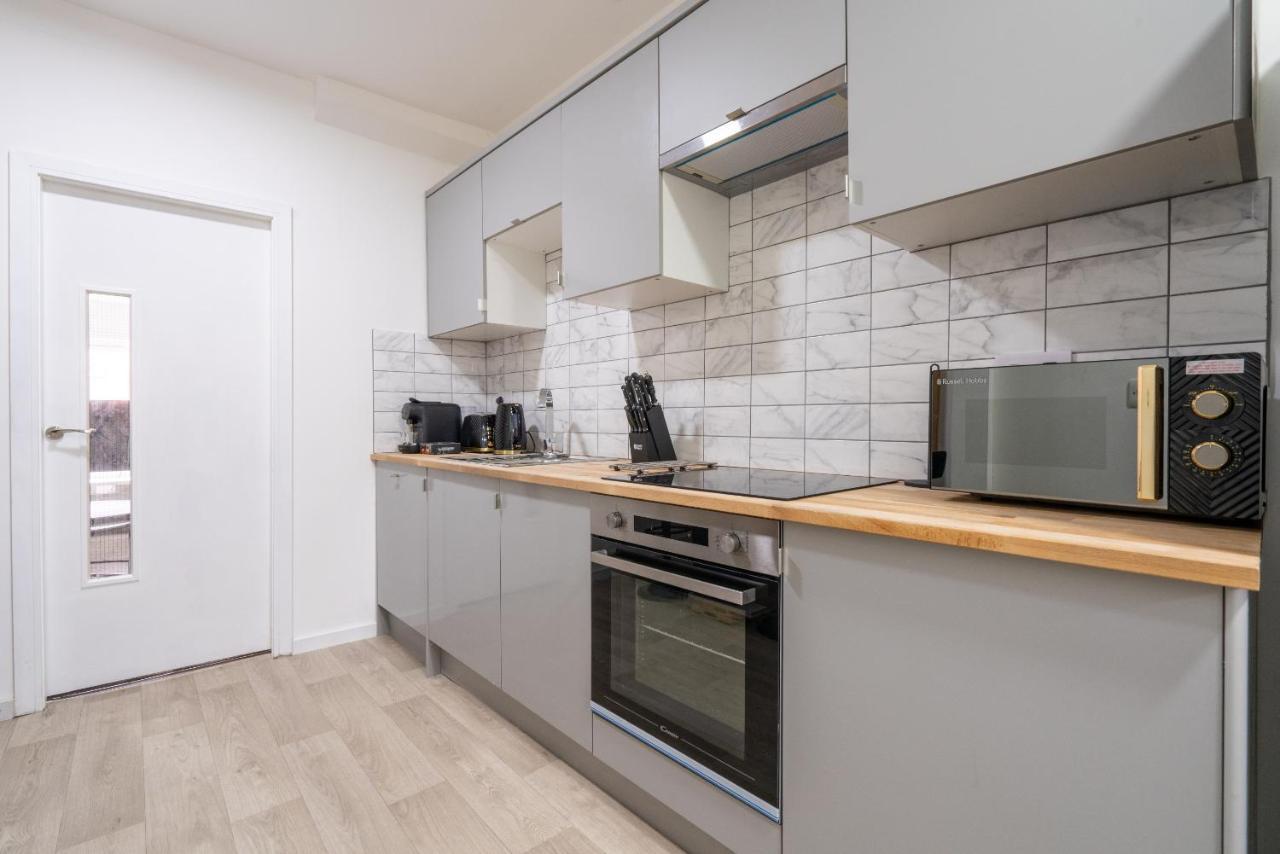 Deluxe In City Centre - Sleeps 6 *
